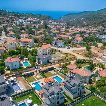 Luxurylifevillas 5-6 Villa *