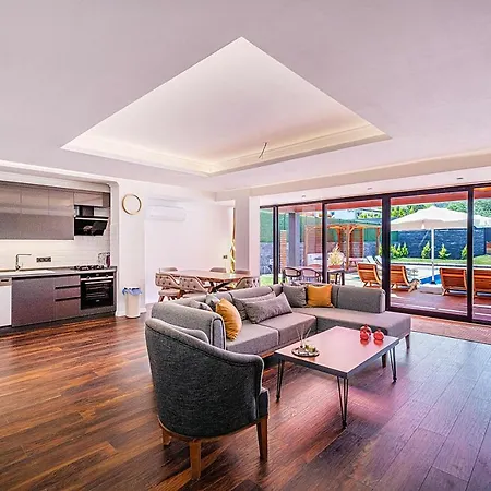 Вилла Luxurylifevillas 5-6 *